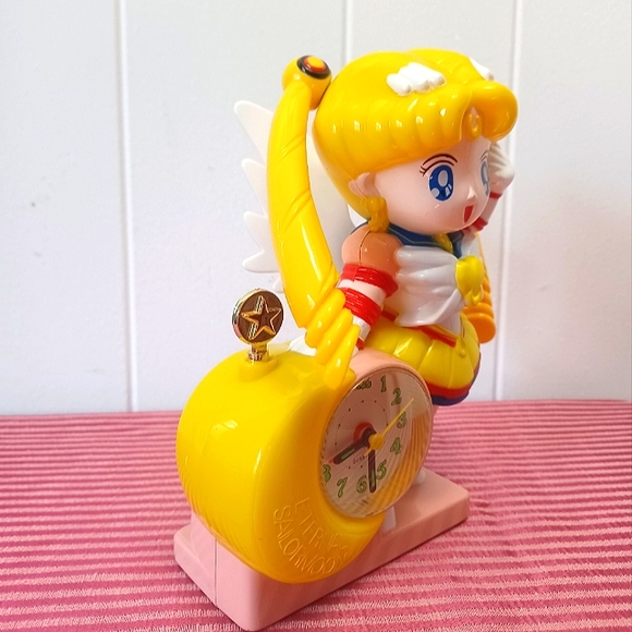Vintage Sailor Moon Alarm Clock - Picture 2 of 10